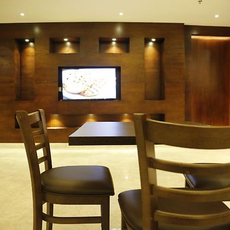 Flora Hotel Suite 2 فلورا2 للشقق المخدومة Ριάντ Εξωτερικό φωτογραφία