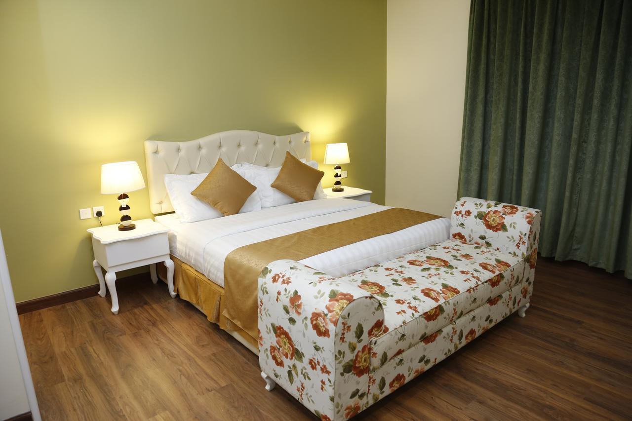 Flora Hotel Suite 2 فلورا2 للشقق المخدومة Ριάντ Εξωτερικό φωτογραφία